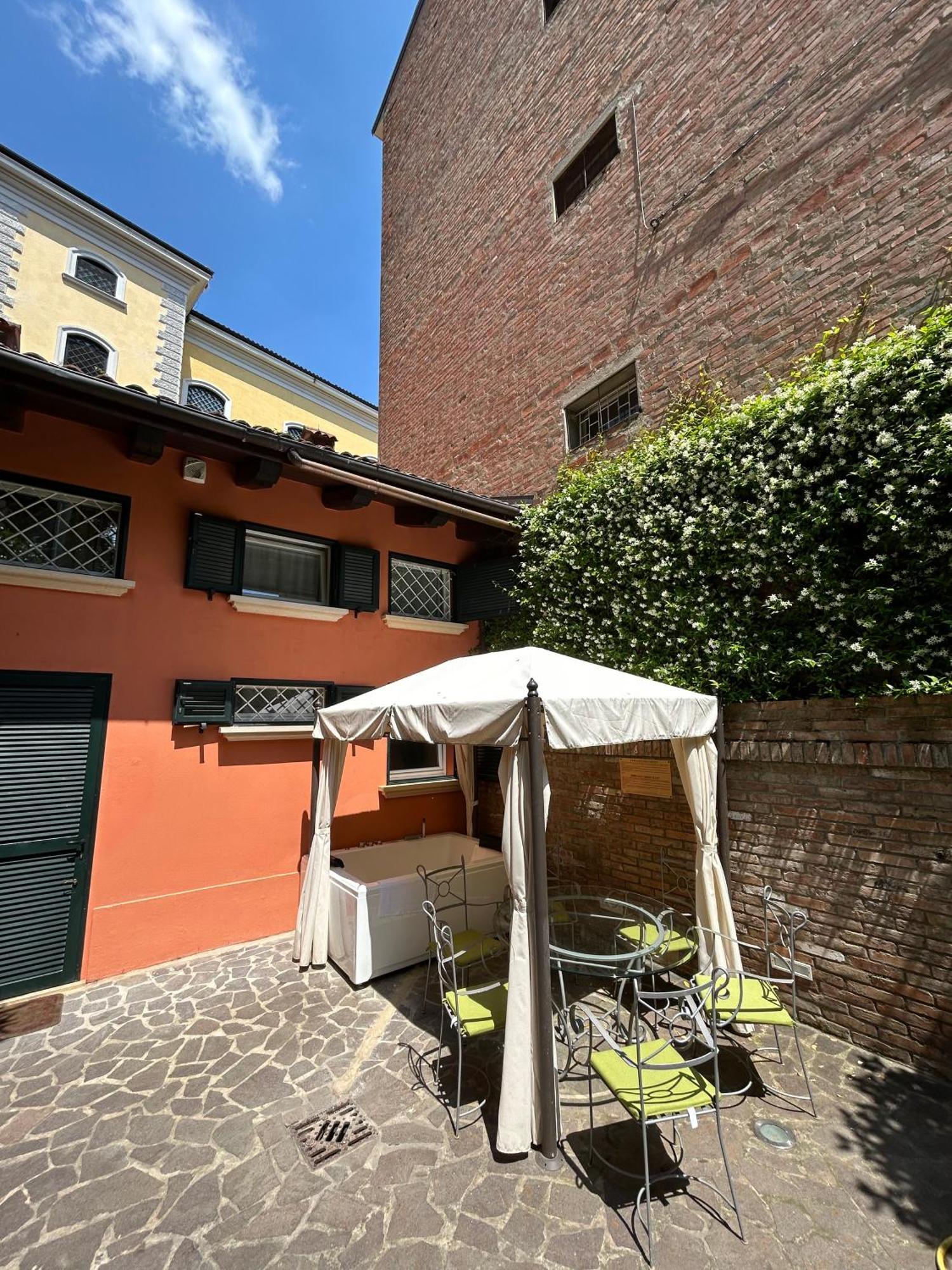 Isaia Garden -Private Garden Spa Bath Bolognarooms Exterior foto