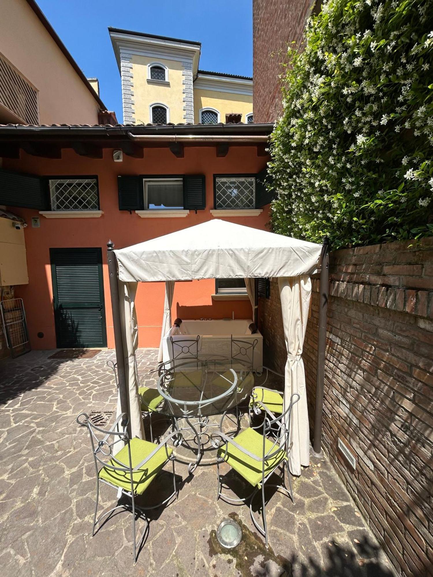 Isaia Garden -Private Garden Spa Bath Bolognarooms Exterior foto